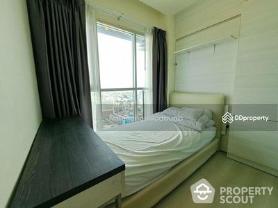 Life Ratchadapisek, Bangkok, Thailand Life Ratchadapisek, Bangkok, Thailand