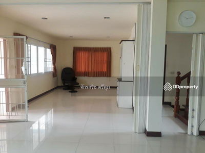 Raja City lakeside and garden home, Khon Kaen, Thailand Raja City lakeside and garden home, Khon Kaen, Thailand