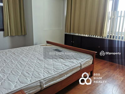 Royal River Place, Bangkok, Thailand Royal River Place, Bangkok, Thailand