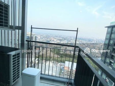 Life @ Ratchada, Bangkok, Thailand Life @ Ratchada, Bangkok, Thailand