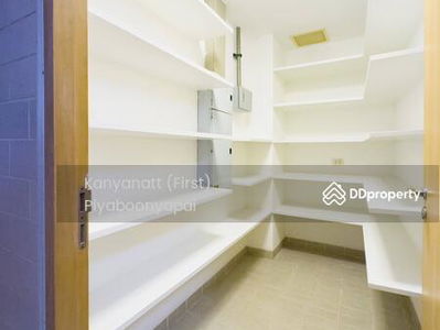 Baan Ratchadamri Condominium, Bangkok, Thailand Baan Ratchadamri Condominium, Bangkok, Thailand