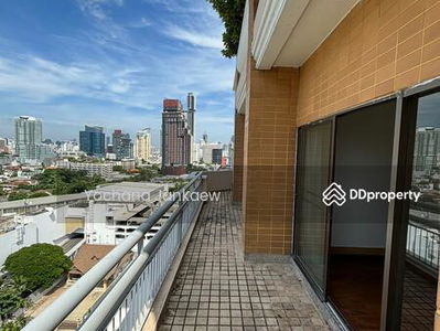 Castle Hill Mansion, Bangkok, Thailand Castle Hill Mansion, Bangkok, Thailand