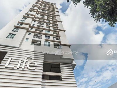 Life @ Sukhumvit 65, Bangkok, Thailand Life @ Sukhumvit 65, Bangkok, Thailand