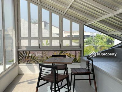 Single house, 5 bedrooms, Pha Ping Village, in front of Chiang Mai University, best location, Chiang Mai, Thailand Single house, 5 bedrooms, Pha Ping Village, in front of Chiang Mai University, best location, Chiang Mai, Thailand