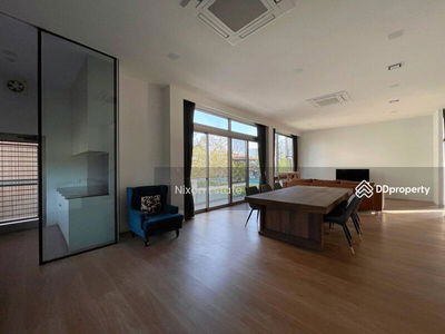 VIVE Rama 9, Bangkok, Thailand VIVE Rama 9, Bangkok, Thailand