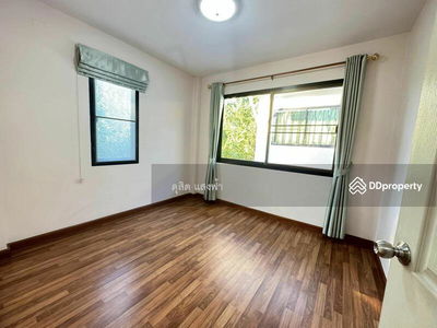 Townhome for rent, behind Suea Palm Hill University, Sriracha, Chon Buri., Thailand Townhome for rent, behind Suea Palm Hill University, Sriracha, Chon Buri., Thailand