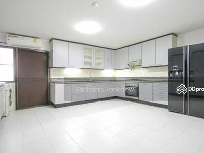 Oriental Towers, Bangkok, Thailand Oriental Towers, Bangkok, Thailand