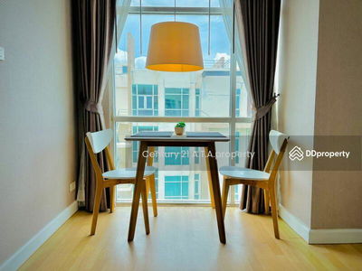 Green Lake Sriracha, Chon Buri, Thailand Green Lake Sriracha, Chon Buri, Thailand