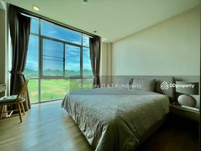 Green Lake Sriracha, Chon Buri, Thailand Green Lake Sriracha, Chon Buri, Thailand