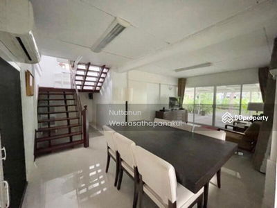 Single house for rent, Phahonyothin Soi 8, Bangkok., Thailand Single house for rent, Phahonyothin Soi 8, Bangkok., Thailand