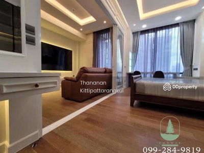 Muniq Langsuan, Bangkok, Thailand Muniq Langsuan, Bangkok, Thailand