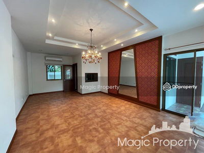 4 Bedrooms House in Soi Phetchaburi 47, Bangkok, Thailand 4 Bedrooms House in Soi Phetchaburi 47, Bangkok, Thailand