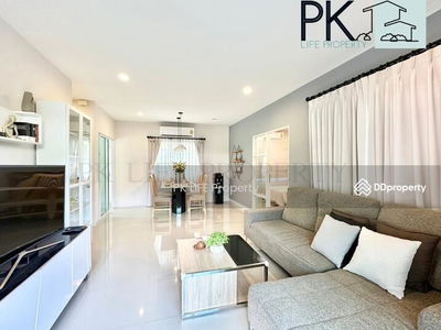 Housing in Ban Ratsada, Thailand Housing in Ban Ratsada, Thailand