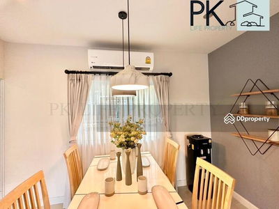 Gehäuse In Ban Ratsada, Thailand Gehäuse In Ban Ratsada, Thailand