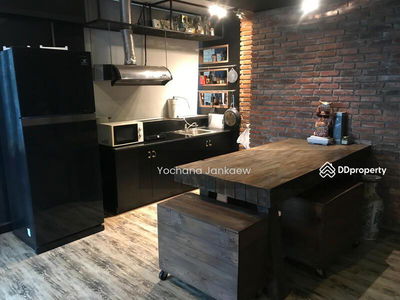 Sathorn House, Bangkok, Thailand Sathorn House, Bangkok, Thailand