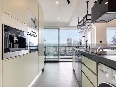 Royal Castle Sukhumvit, Bangkok, Thailand Royal Castle Sukhumvit, Bangkok, Thailand