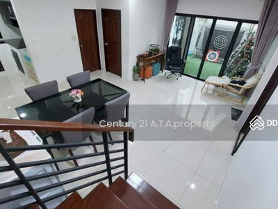 The Complete Sriracha, Chon Buri, Thailand The Complete Sriracha, Chon Buri, Thailand