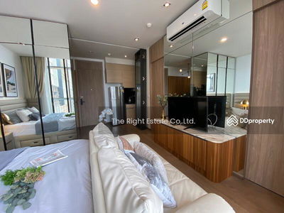 Park Origin Phrom Phong, Bangkok, Thailand Park Origin Phrom Phong, Bangkok, Thailand