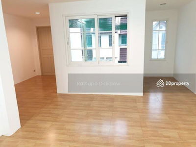 Busarakum place, Bangkok, Thailand Busarakum place, Bangkok, Thailand