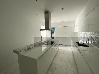 Four Seasons Private Residences, Bangkok, Thailand Four Seasons Private Residences, Bangkok, Thailand