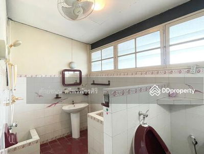 Lat Phrao 64, Intersection 7, Bangkok, Thailand Lat Phrao 64, Intersection 7, Bangkok, Thailand