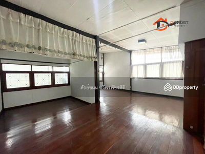 Lat Phrao 64, Intersection 7, Bangkok, Thailand Lat Phrao 64, Intersection 7, Bangkok, Thailand