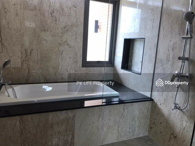 Housing in Ban Ratsada, Thailand Housing in Ban Ratsada, Thailand