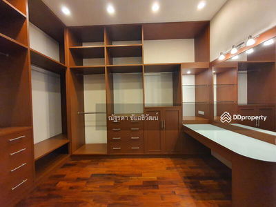 House with private pool in Soi. Soonvijai 4, Bangkok, Thailand House with private pool in Soi. Soonvijai 4, Bangkok, Thailand