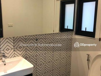 Townhome for rent located in Ekkamai, Bangkok, Thailand Townhome for rent located in Ekkamai, Bangkok, Thailand