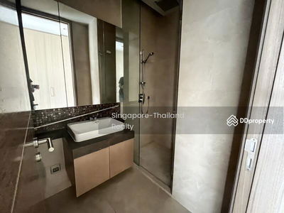 Magnolias Ratchadamri Boulevard, Bangkok, Thailand Magnolias Ratchadamri Boulevard, Bangkok, Thailand