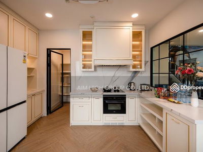 Nantawan Rama 9 New Krungthepkreetha, Bangkok, Thailand Nantawan Rama 9 New Krungthepkreetha, Bangkok, Thailand