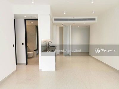 Tait Sathorn 12, Bangkok, Thailand Tait Sathorn 12, Bangkok, Thailand