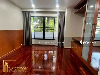 Yenakart Garden, Bangkok, Thailand Yenakart Garden, Bangkok, Thailand