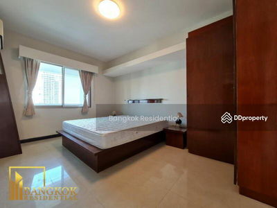 Royal Castle Sukhumvit, Bangkok, Thailand Royal Castle Sukhumvit, Bangkok, Thailand