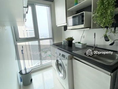 Life Ratchadapisek, Bangkok, Thailand Life Ratchadapisek, Bangkok, Thailand