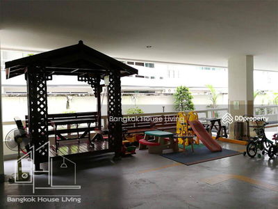 Chanarat Place, Bangkok, Thailand Chanarat Place, Bangkok, Thailand