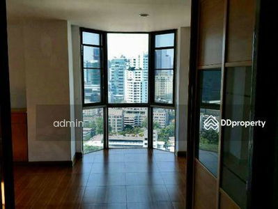 Royal Castle Sukhumvit, Bangkok, Thailand Royal Castle Sukhumvit, Bangkok, Thailand