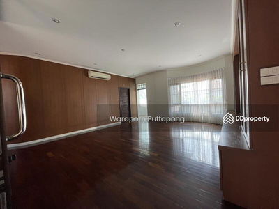 Supalai Suwannaphum, Bangkok, Thailand Supalai Suwannaphum, Bangkok, Thailand