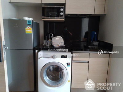 Park Origin Phrom Phong, Bangkok, Thailand Park Origin Phrom Phong, Bangkok, Thailand