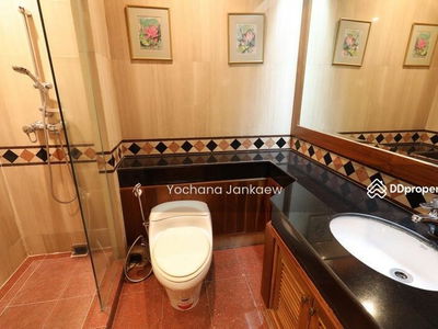 Langsuan Ville, Bangkok, Thailand Langsuan Ville, Bangkok, Thailand