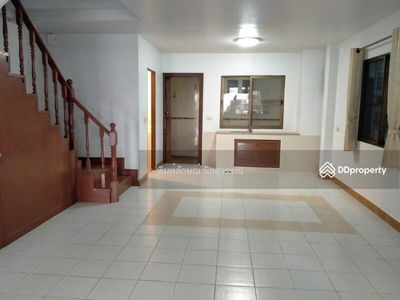 Soi On Nut 77 Intersection 16, Bangkok, Thailand Soi On Nut 77 Intersection 16, Bangkok, Thailand