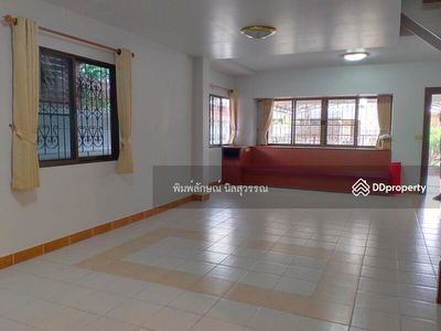 Soi On Nut 77 Intersection 16, Bangkok, Thailand Soi On Nut 77 Intersection 16, Bangkok, Thailand