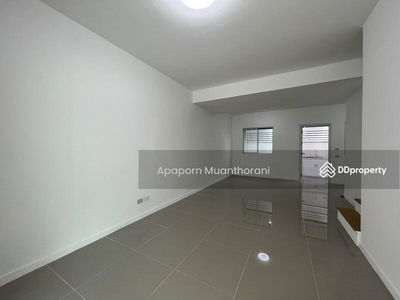 Pruksa102, Nakhon Pathom, Thailand Pruksa102, Nakhon Pathom, Thailand