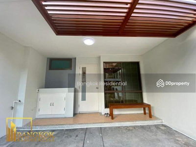 Townhouse in Compound, Bangkok, Thailand Townhouse in Compound, Bangkok, Thailand