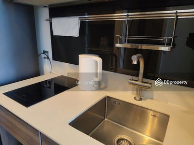 The Line Phahon-Pradipat, Bangkok, Thailand The Line Phahon-Pradipat, Bangkok, Thailand