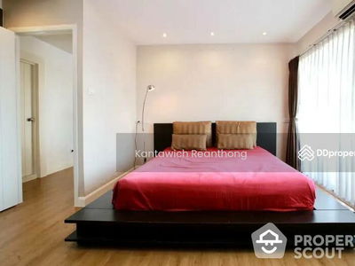 Phasuk Place, Bangkok, Thailand Phasuk Place, Bangkok, Thailand