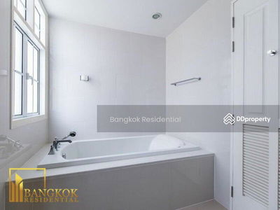 Townhouse in Compound, Bangkok, Thailand Townhouse in Compound, Bangkok, Thailand