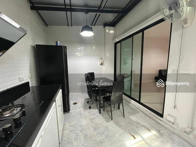 Patio Srinakarin-Rama9, Bangkok, Thailand Patio Srinakarin-Rama9, Bangkok, Thailand