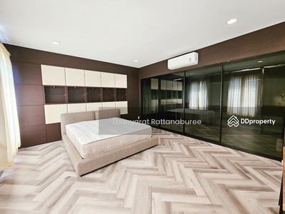 Banklangkrung Grande Vienna Rama 3, Bangkok, Thailand Banklangkrung Grande Vienna Rama 3, Bangkok, Thailand