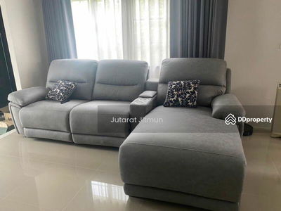 Setthasiri Phahol-Watcharapol, Bangkok, Thailand Setthasiri Phahol-Watcharapol, Bangkok, Thailand